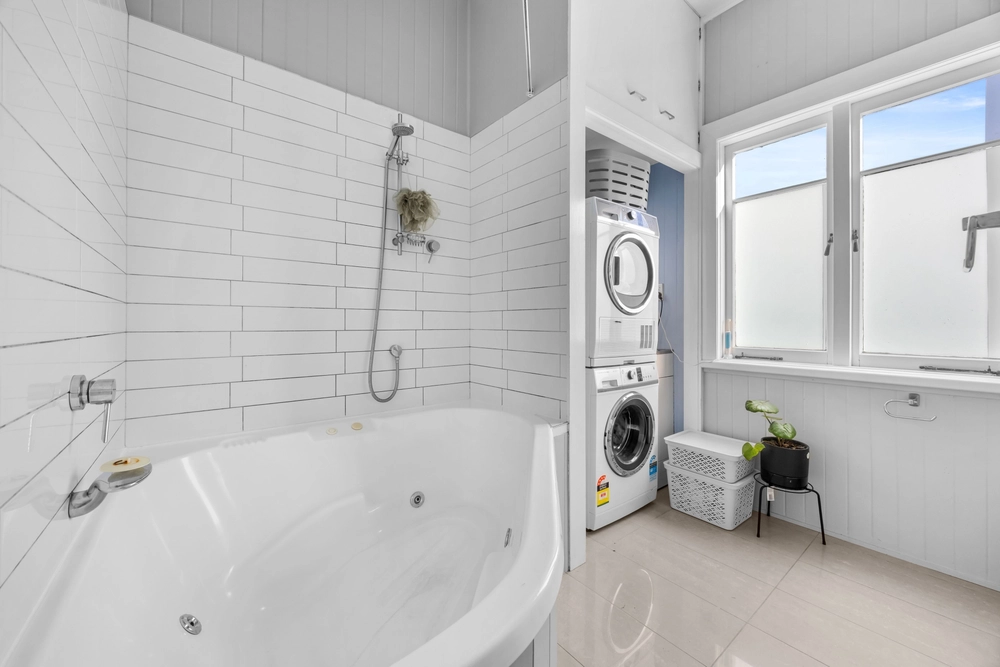 Photos of 17 Tamaki Avenue