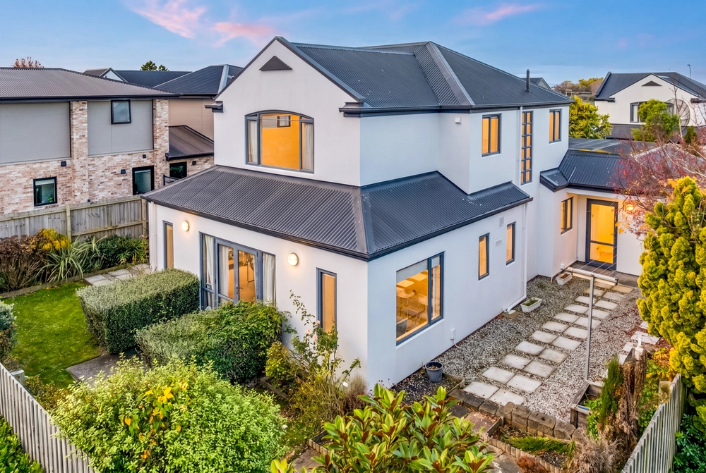 Photos of 70 Wharenui Road