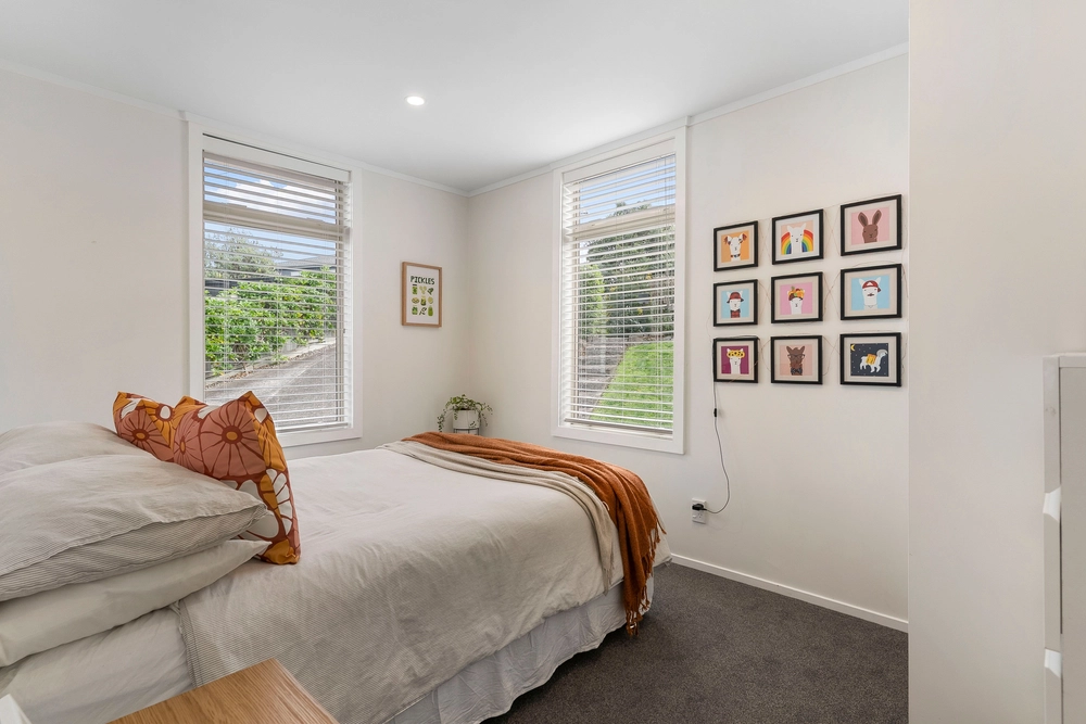 Photos of 4 Lyndhurst Street