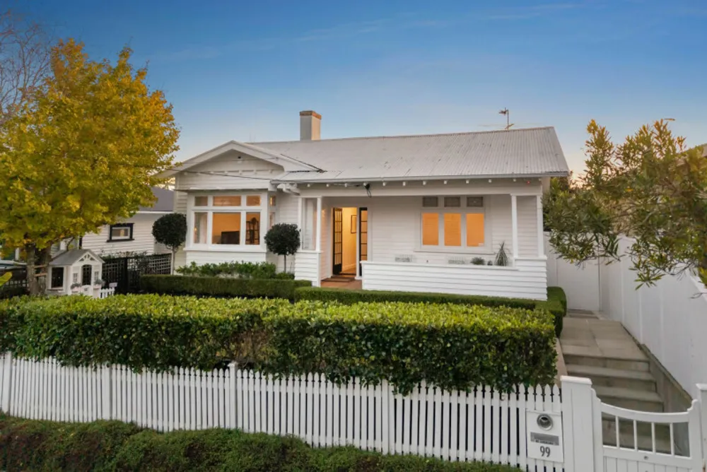 Photos of 99 Clarence Street