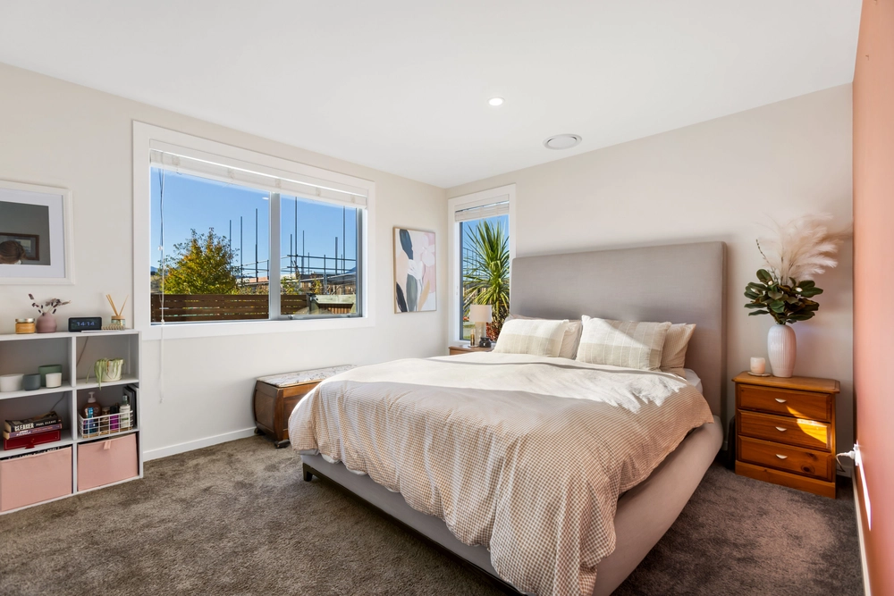 Photos of 15 Landsborough Lane