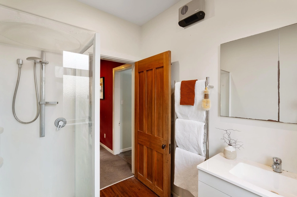 Photos of 128 Lyttelton Street