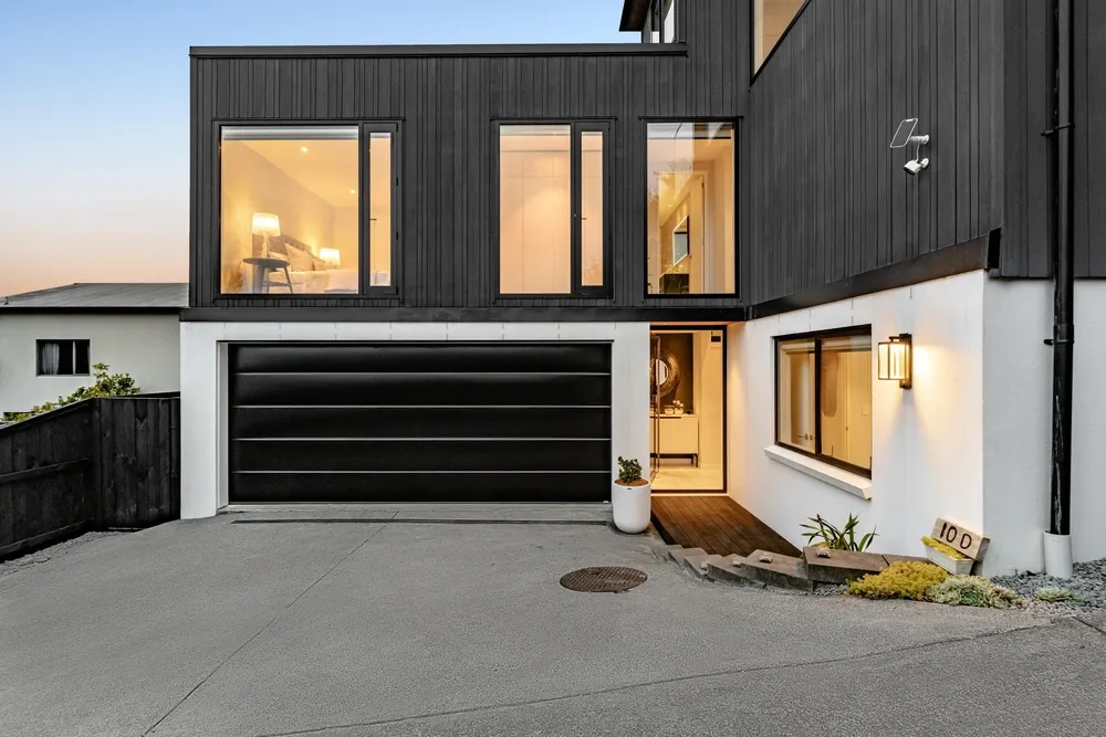 Photos of 10D Standen Avenue