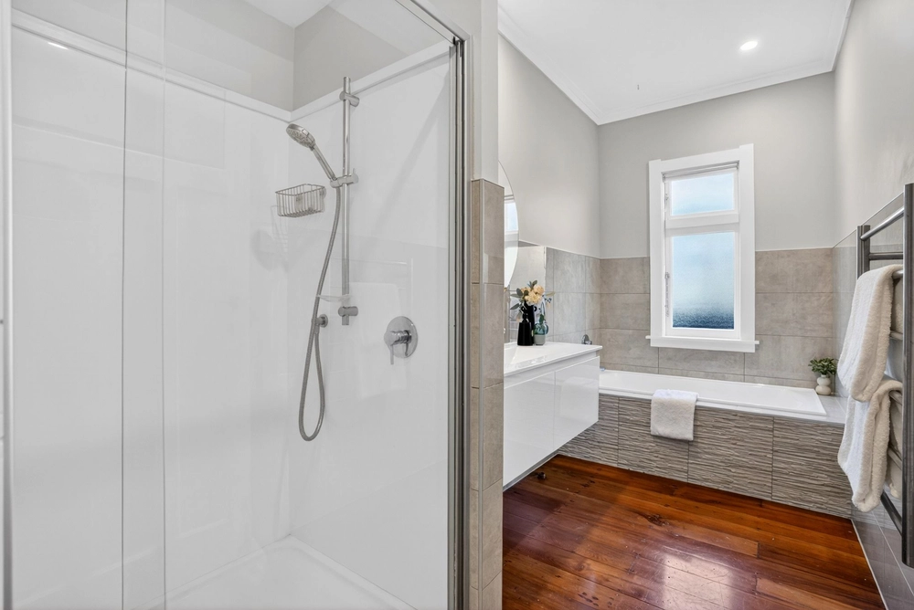 Photos of 9 Woodhouse Road