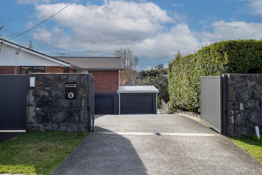 Photos of 88 Tiroroa Avenue