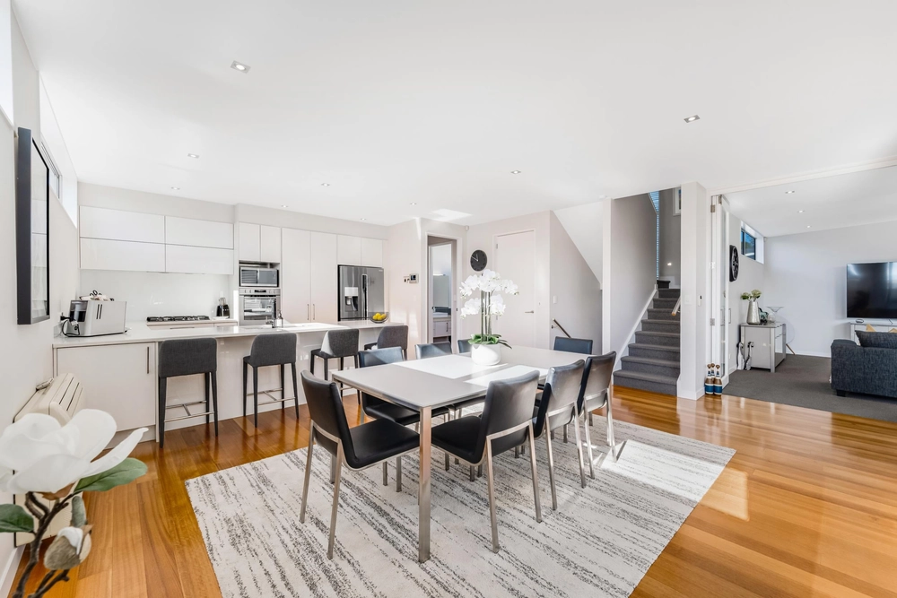 Photos of 33 Luplau Crescent