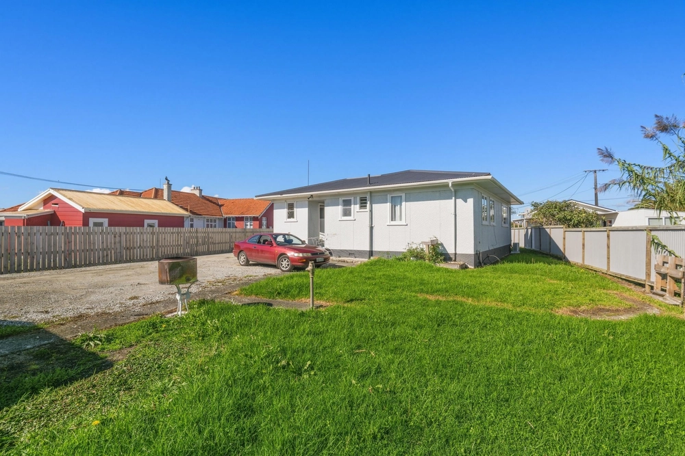 Photos of 16 Ruawai Wharf Road
