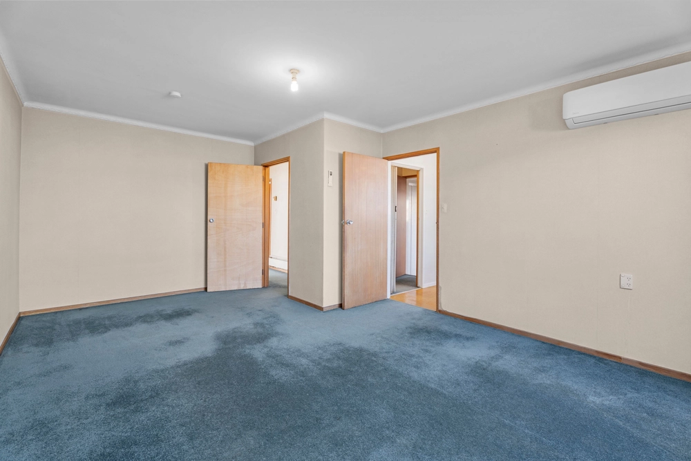 Photos of 2/150 St George Street