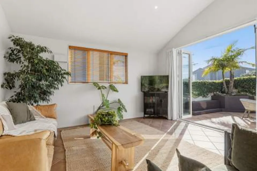 Photos of 1028A Papamoa Beach Road