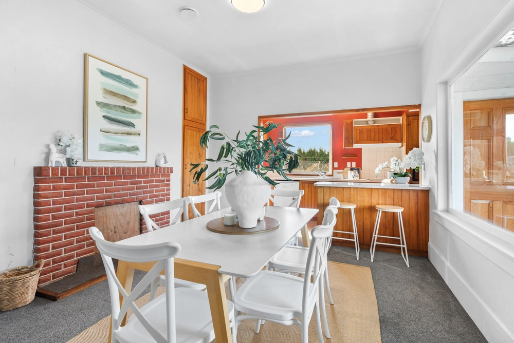Photos of 988 Otaika Valley Road