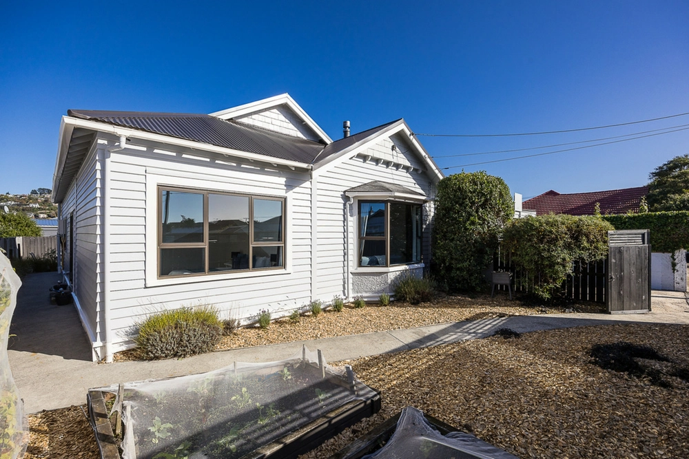 Photos of 141 Easther Crescent