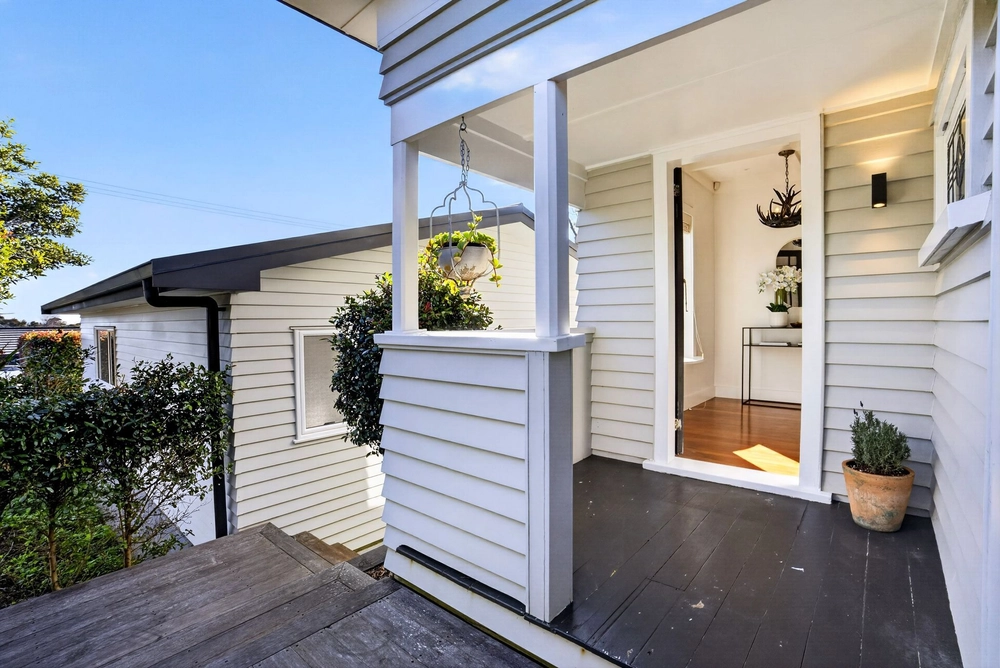 Photos of 9 Woodhouse Road