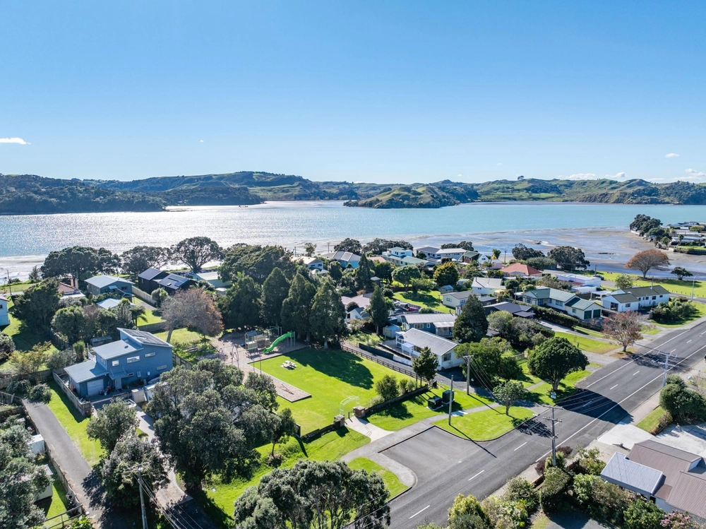 Photos of 42B Wallis Street
