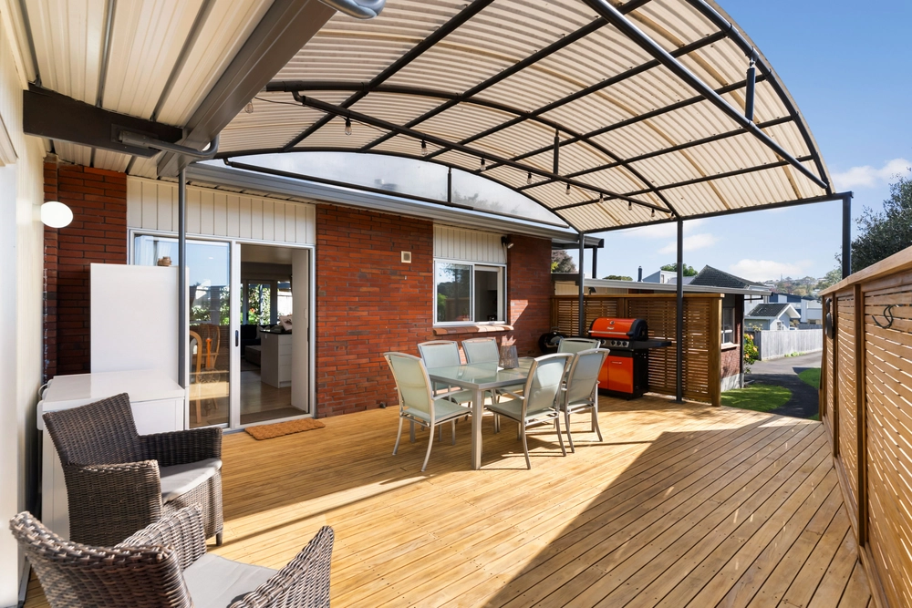 Photos of 18 Uppingham Crescent