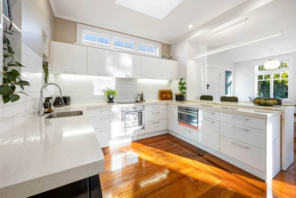 Photos of 82 Quadrant Road