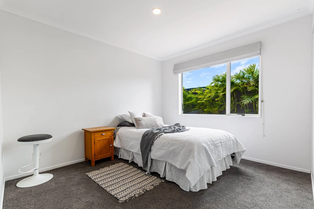 Photos of 79a wharf road te