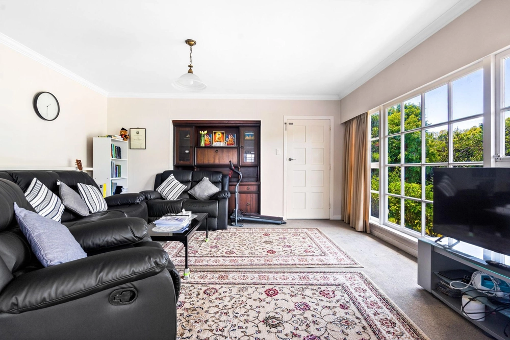 Photos of 24 Lovatt Crescent