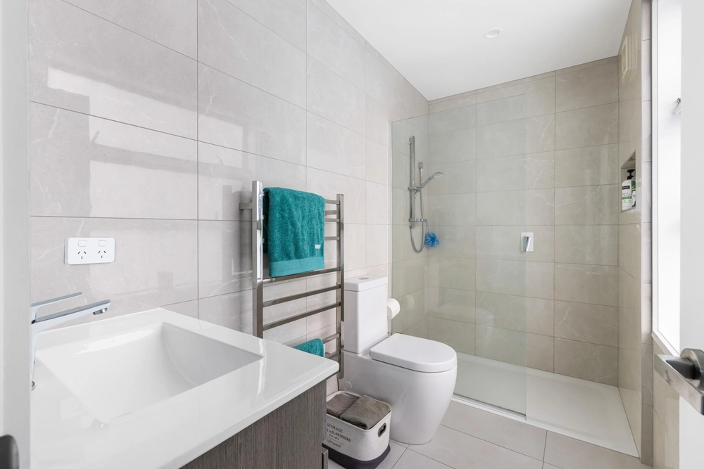 Photos of 202 Vipond Road