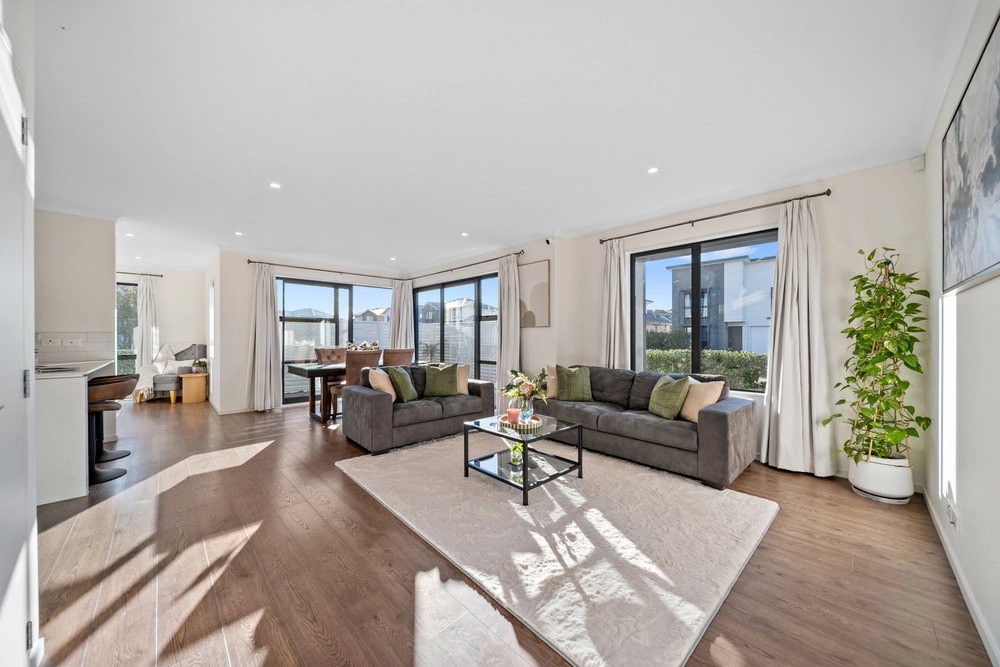 Photos of 9 Vincent McGrath Crescent