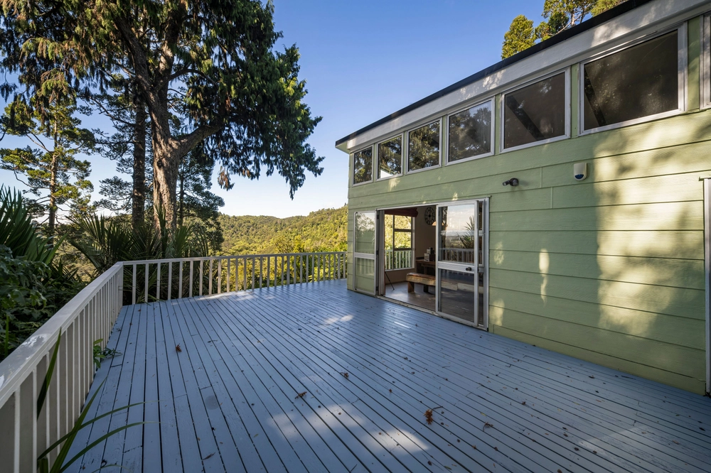 Photos of 136 Opanuku Road
