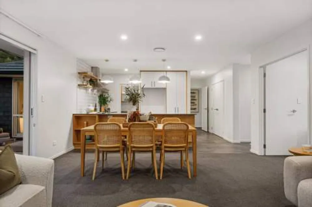 Photos of 217 Lakes Boulevard
