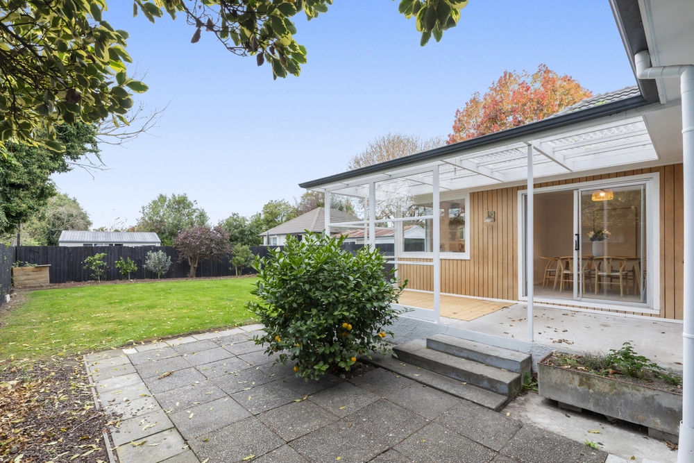 Photos of 36 Eveleyn Couzins Avenue