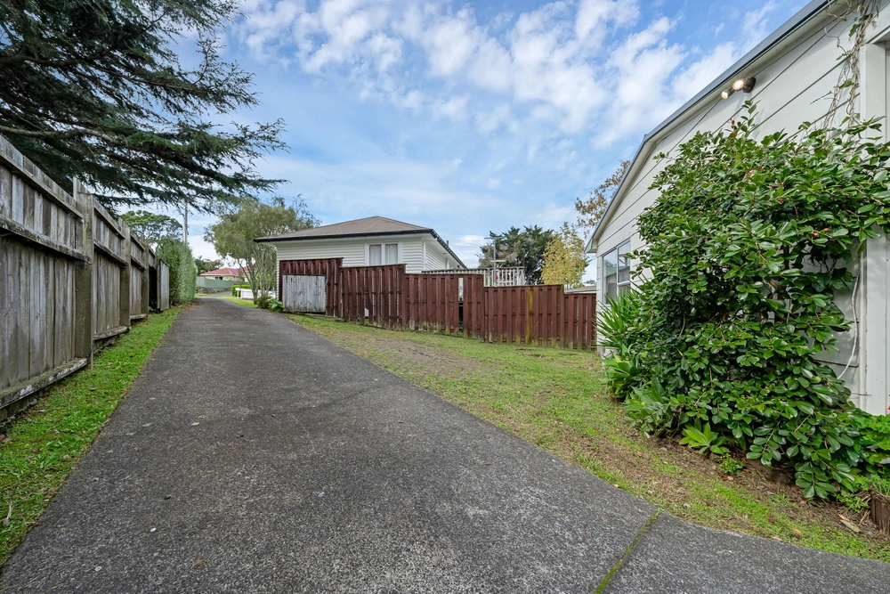 Photos of 11 Hughes Terrace