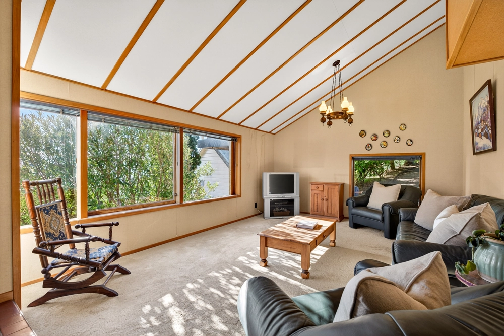 Photos of 122A Chaucer Road North