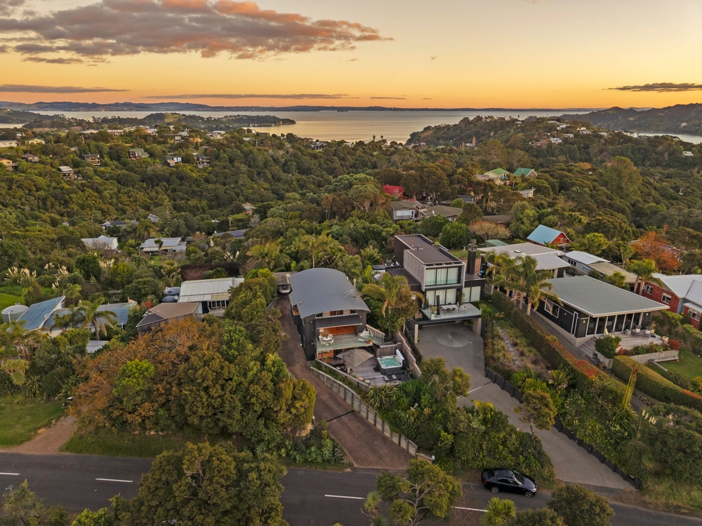 Photos of 68 Queens Drive