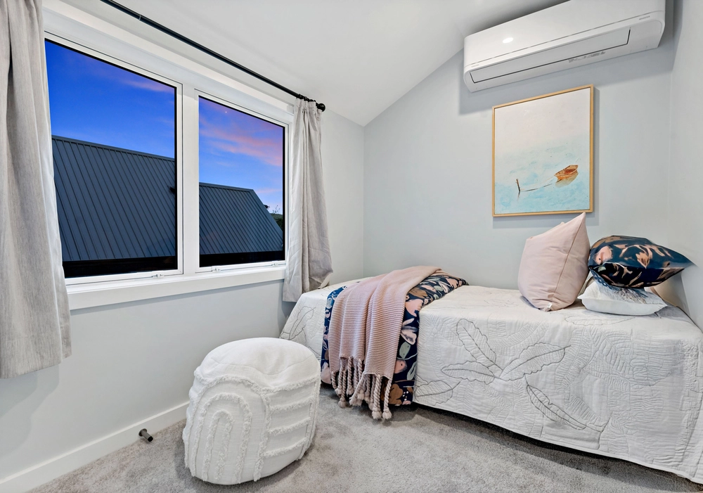 Photos of 17C Holland Avenue