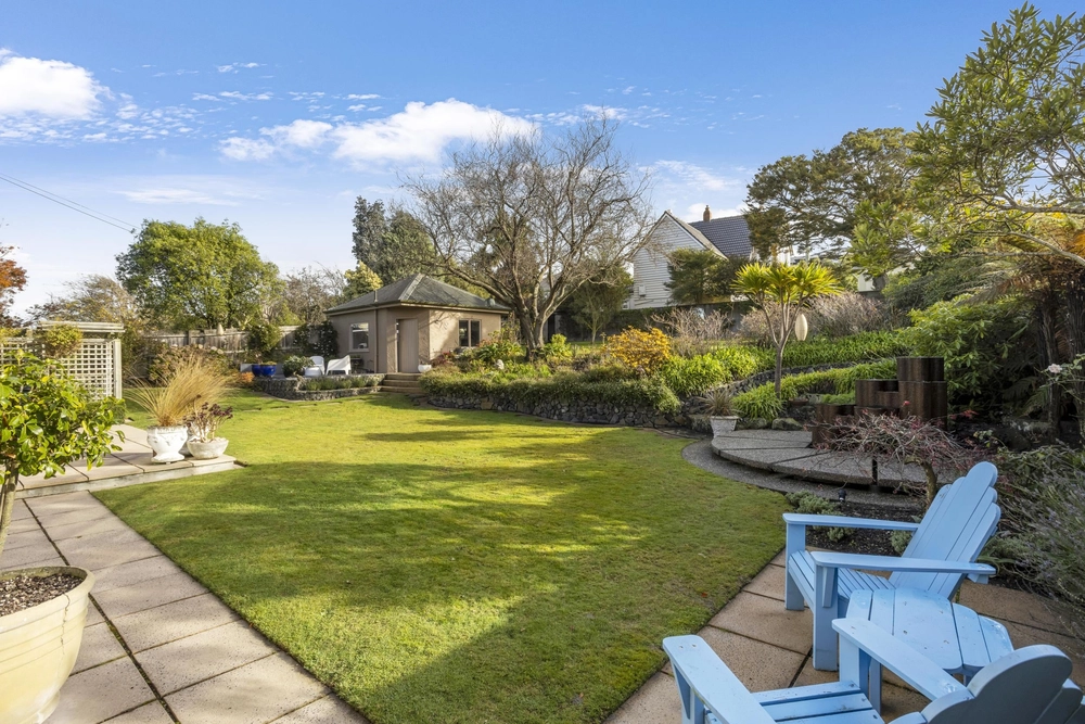 Photos of 8 Neidpath Road