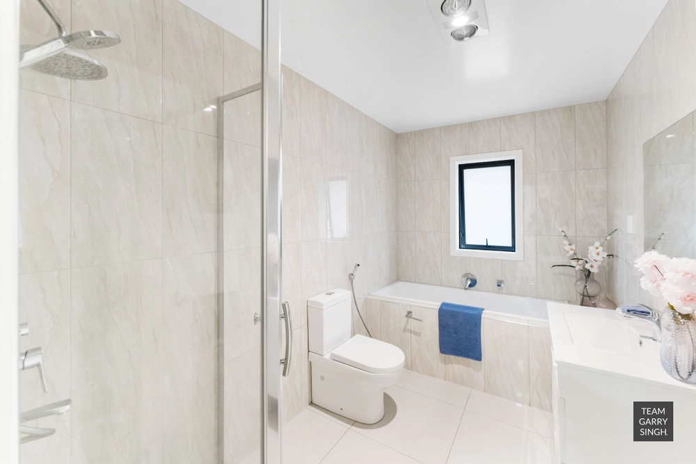 Photos of 12A Berwyn Avenue