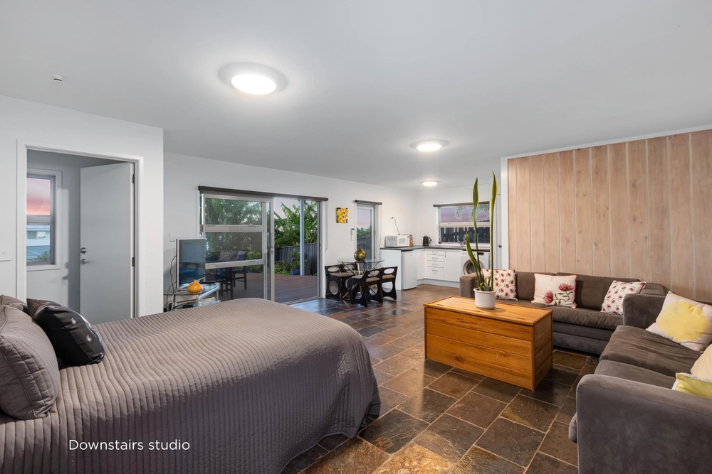 Photos of 202 Vipond Road