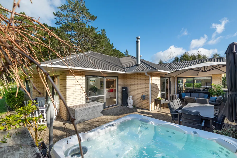 Photos of 108 Paremoremo Road