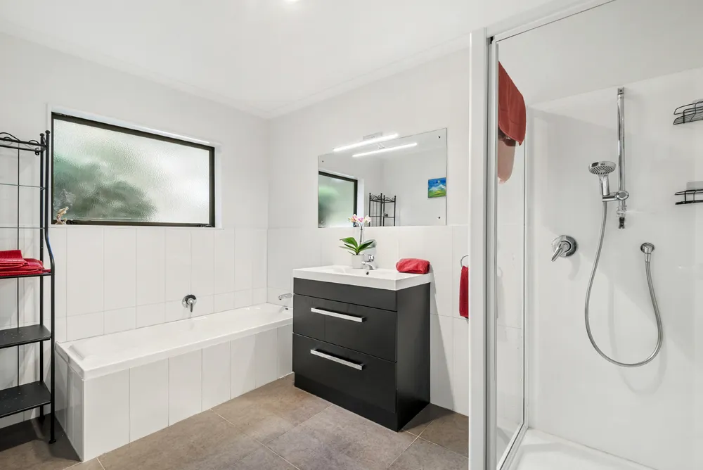Photos of 108 Paremoremo Road