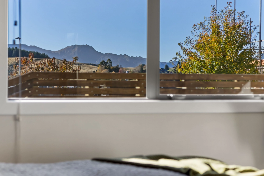 Photos of 15 Landsborough Lane
