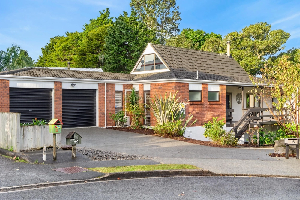 Photos of 16 Rosella Place