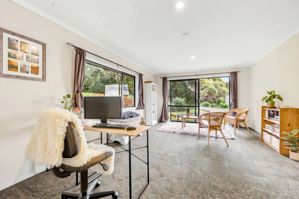 Photos of 94 Sowerby Heights