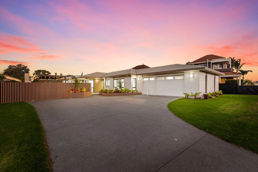 Photos of 95 RUSSLEY DRIVE
