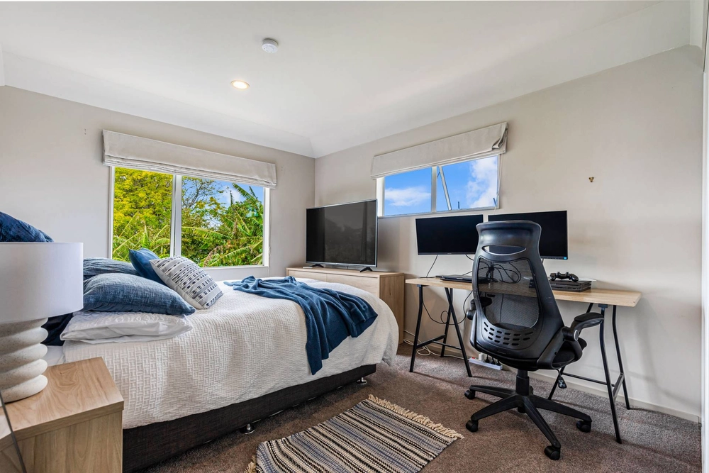 Photos of 79a wharf road te