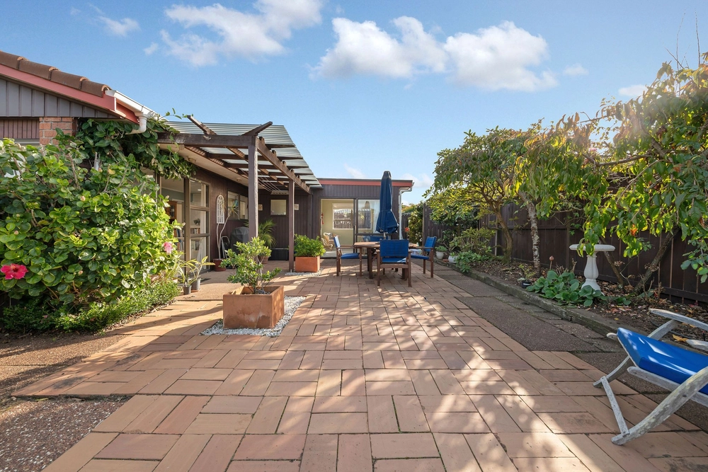 Photos of 2 Mark Edward Drive