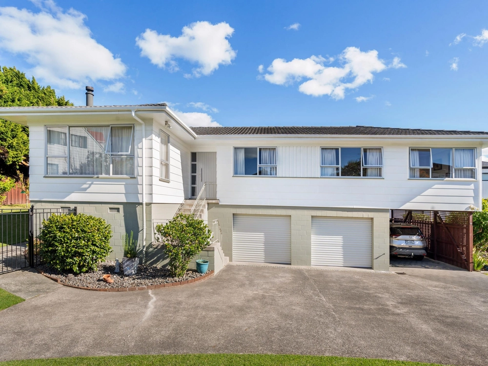 Photos of 22 Jandell Crescent