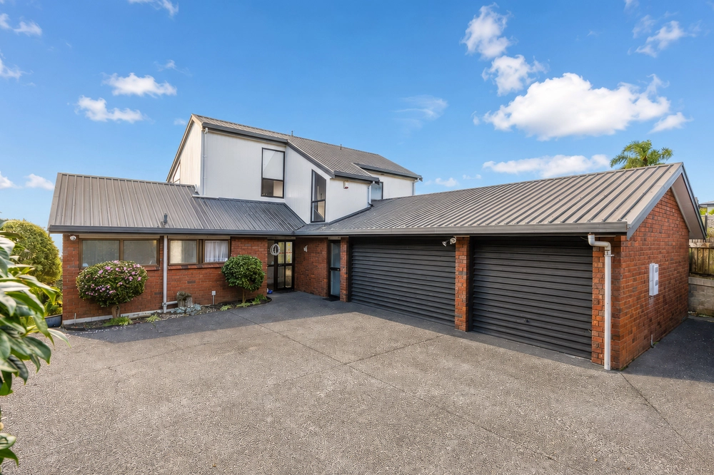 Photos of 952B Whangaparaoa Road