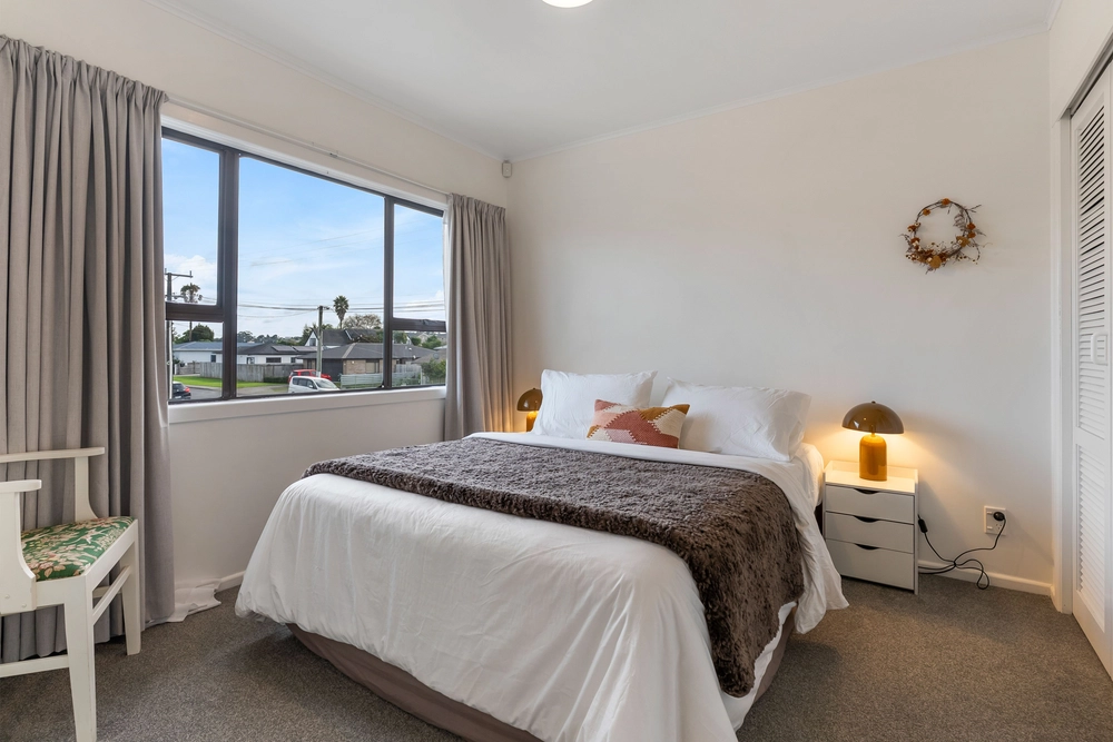 Photos of 720 Te Atatu Road
