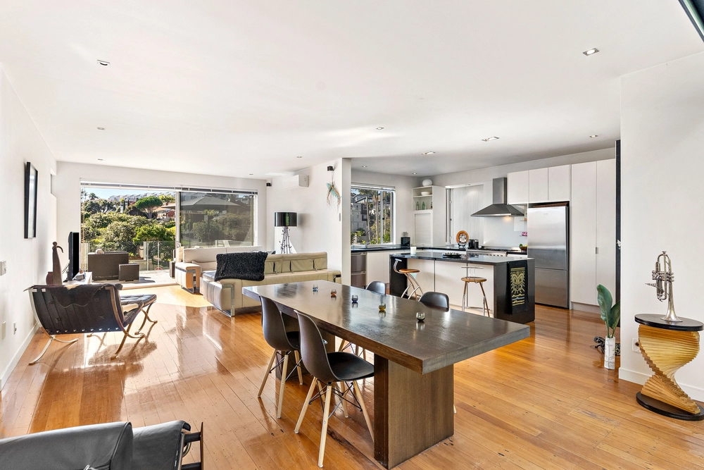 Photos of 93 Tautari Street