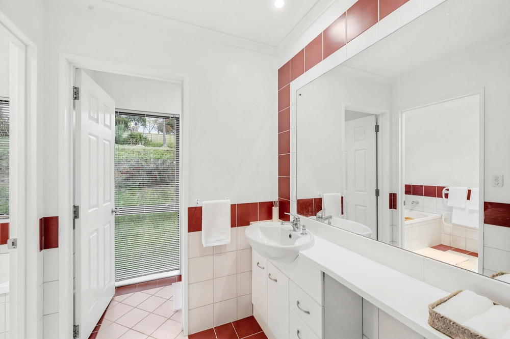 Photos of 94 Sowerby Heights