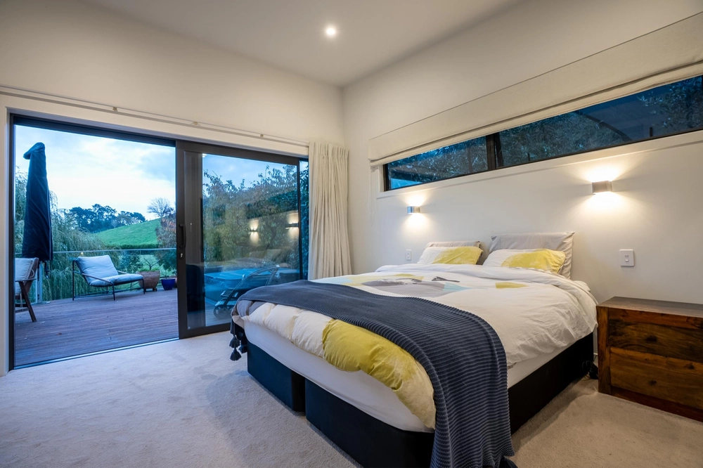 Photos of 533 Pencarrow Road