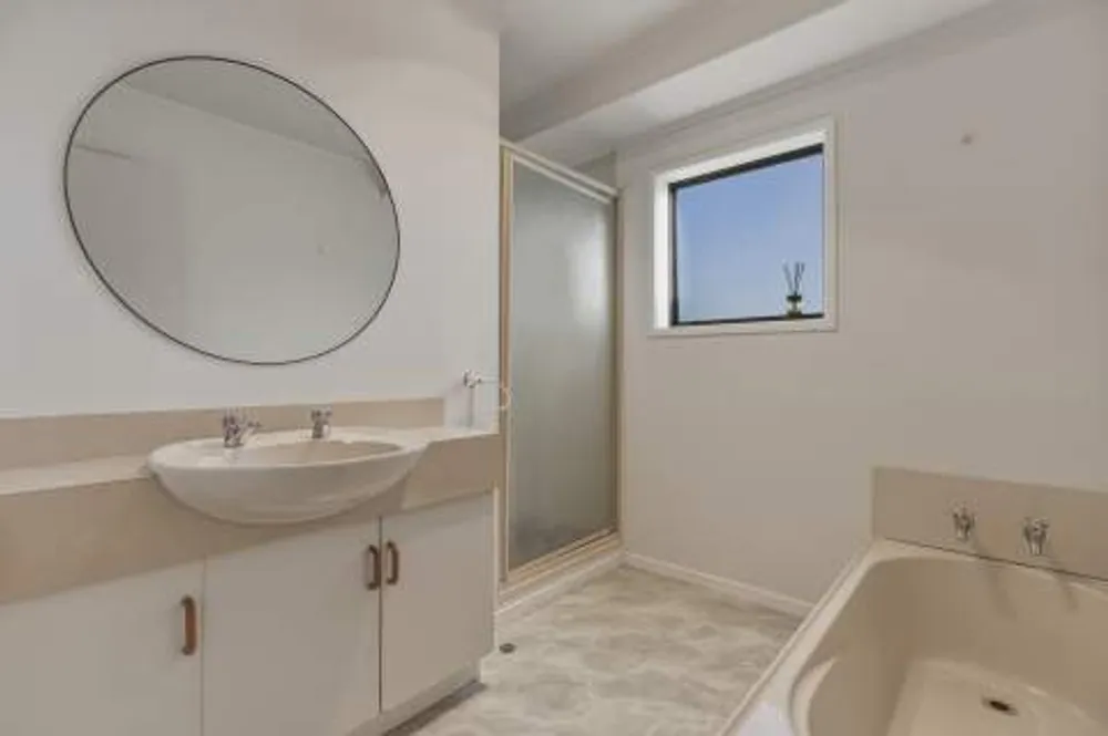 Photos of 25 Lucerne Place