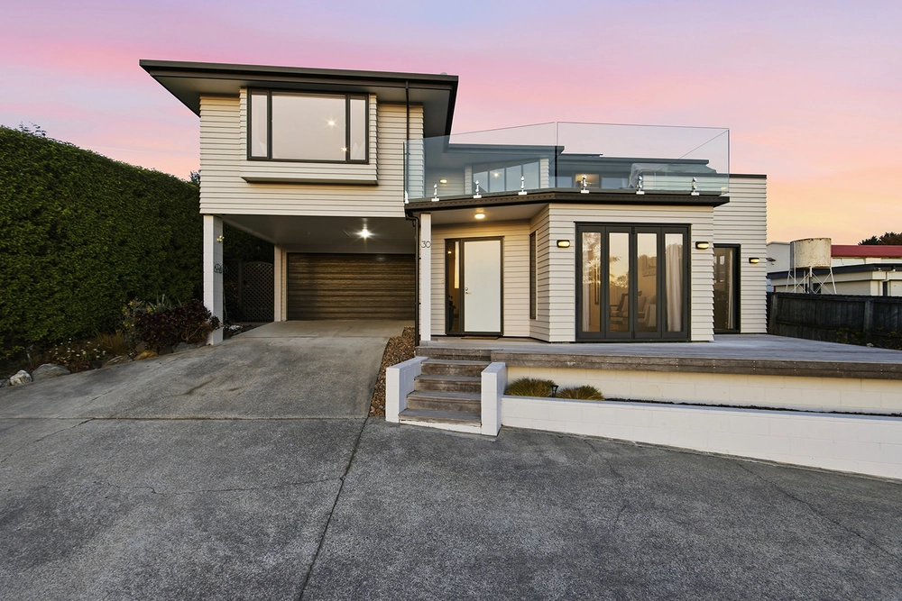 Photos of 30 Te Ara Crescent