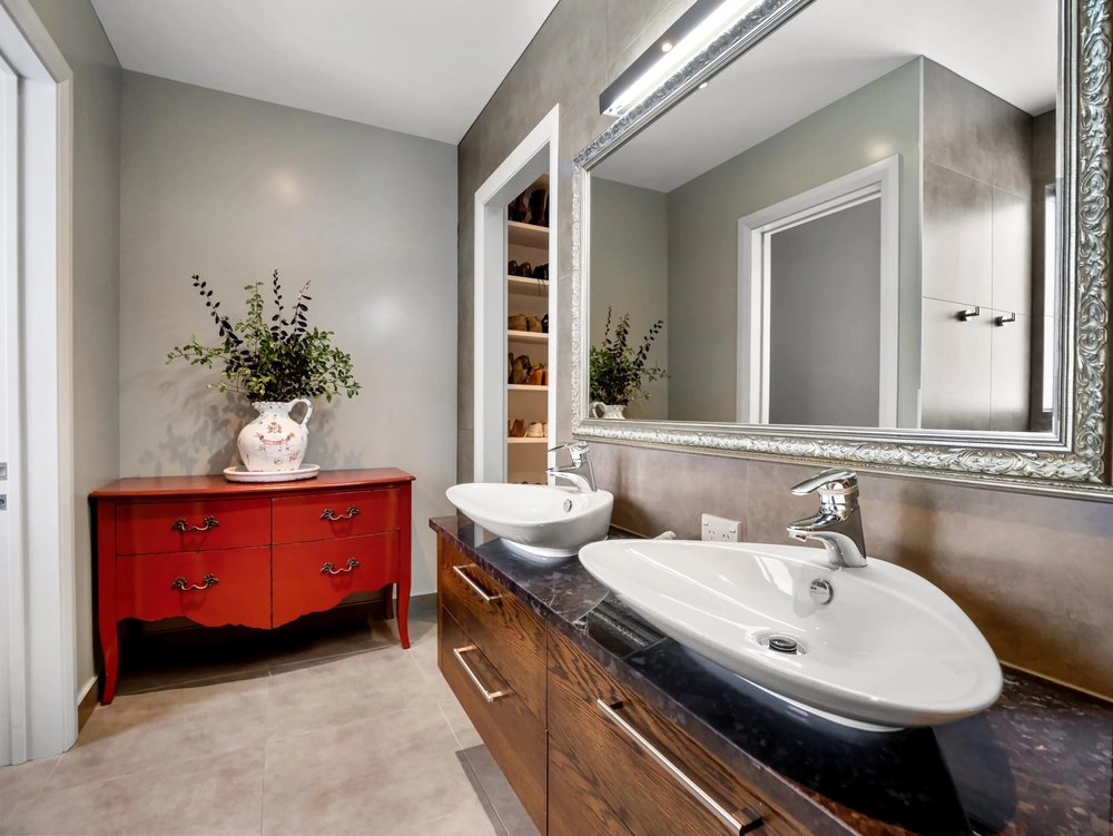 Photos of 265A Hot Springs Road